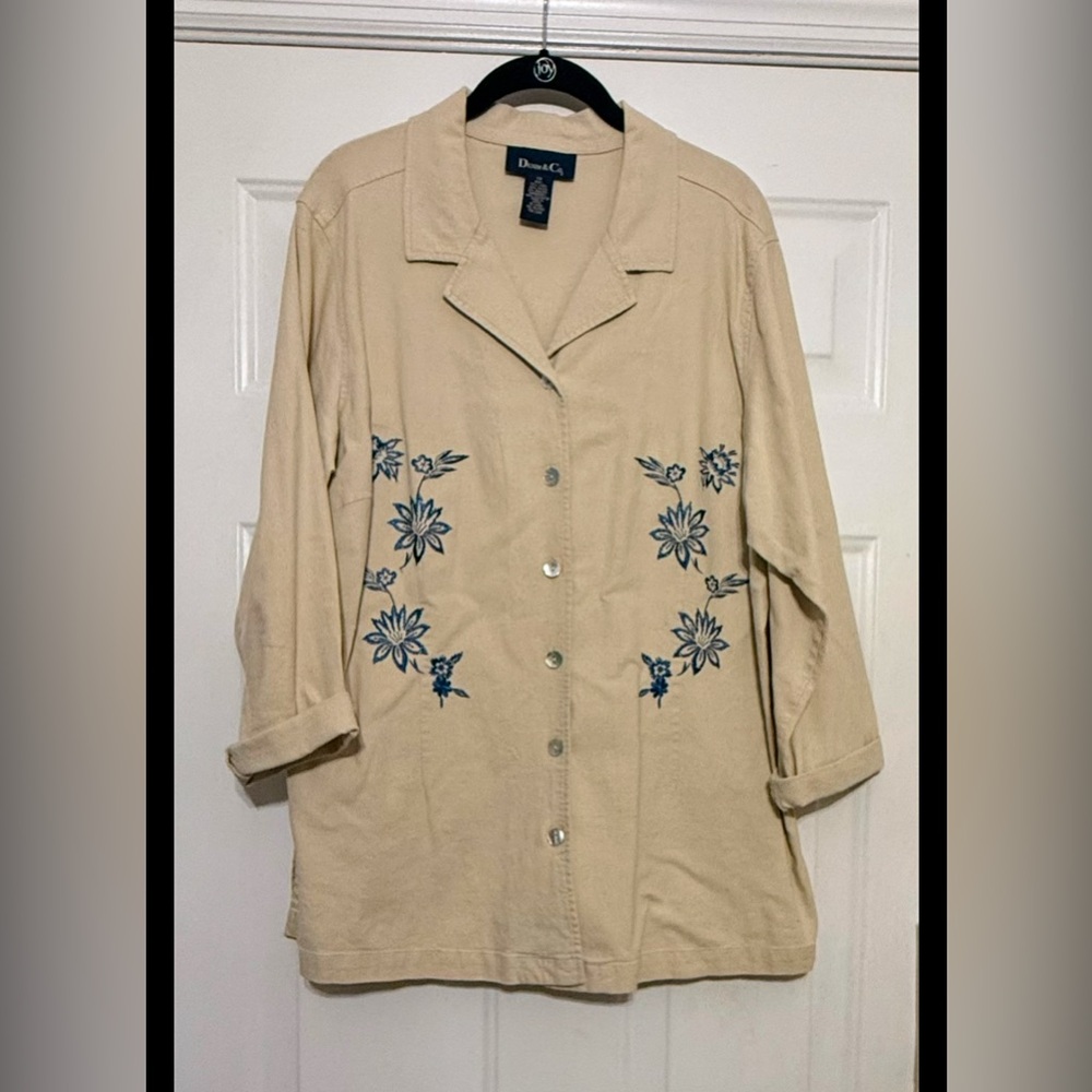 Denim & Co Size 1X Tan with Navy Floral Embroidered Women's Top